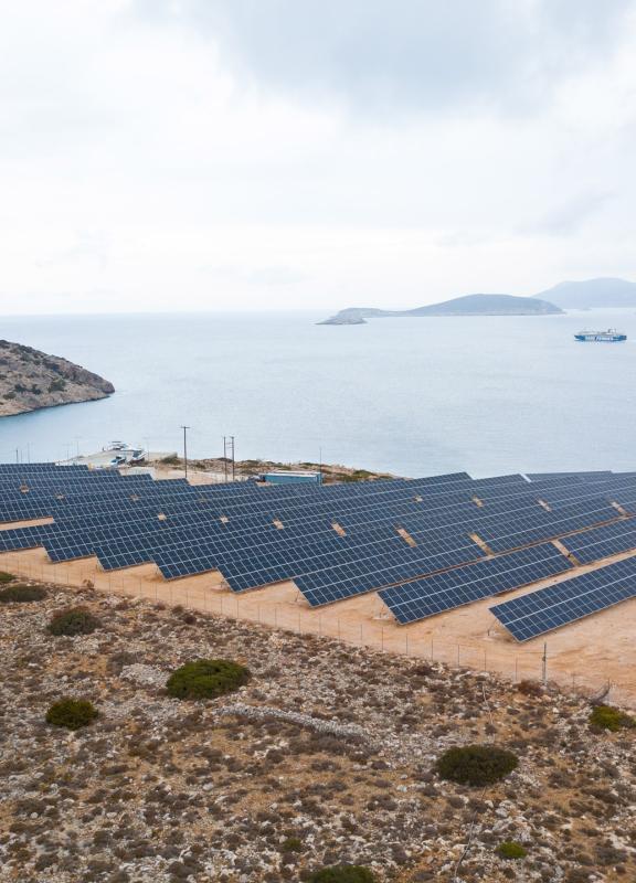 Grèce panneau solaire mer
