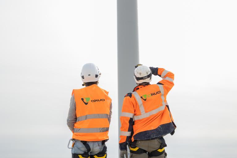 Working on windfarm