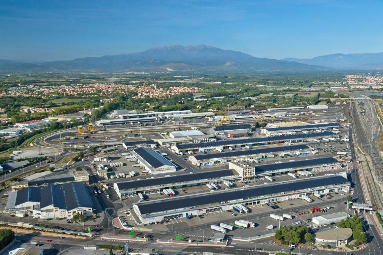 Les premières tuiles solaires