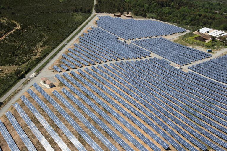 Panneau solaire forêt corse